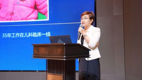 【巾帼风采】35载护童心 巾帼显担当——我院儿童血液肿瘤科主任贺湘玲讲述...